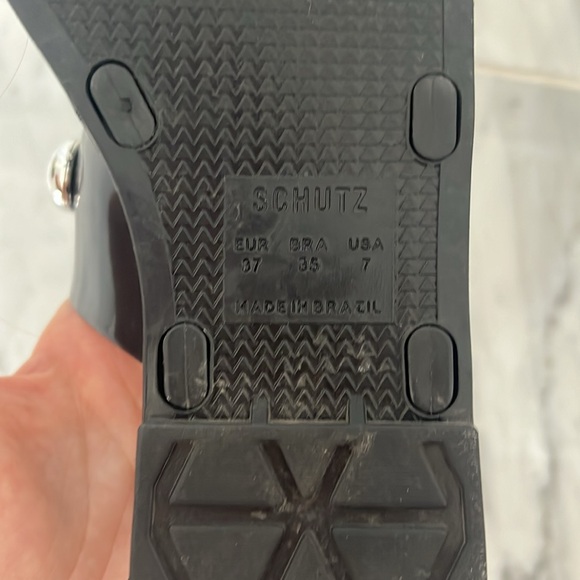 Schutz slides size 7 black with silver metal detail - Picture 3 of 5
